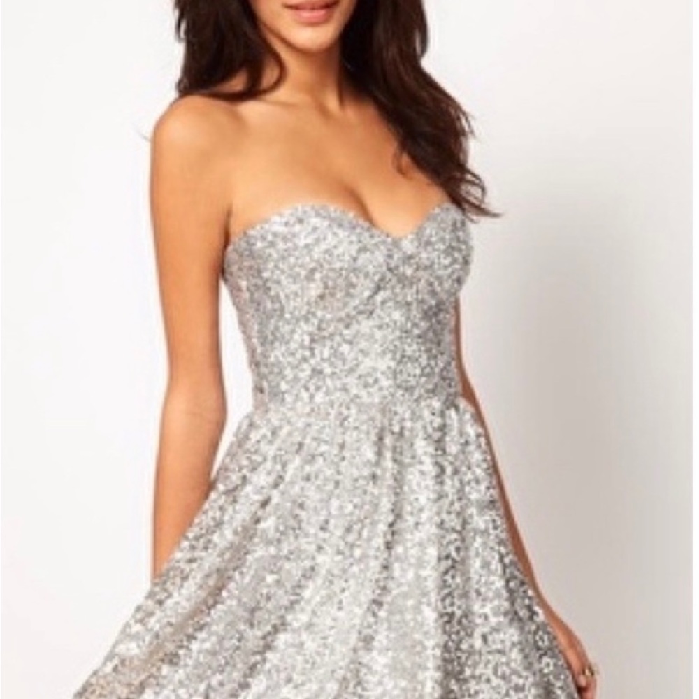 ASOS SILVER SEQUIN STRAPLESS COCKTAIL DRESS, SIZE 6